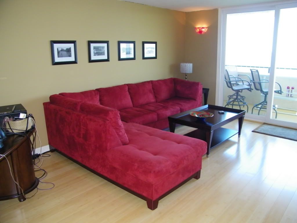 Red Sofa? Pics Please! - Home Decorating & Design Forum - GardenWeb