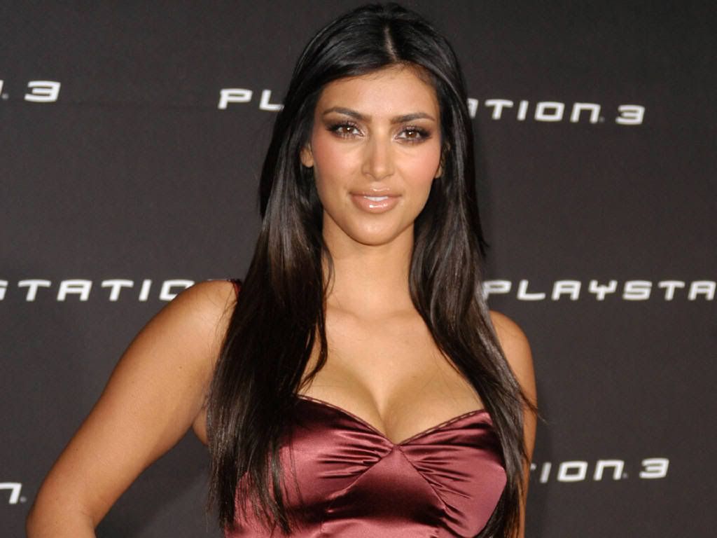 Kim Kardashian Sexy Celebrity Pictures with Red Gown