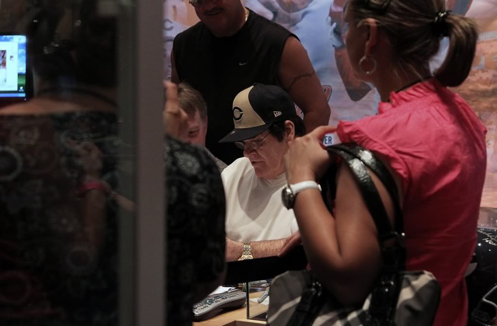 IMAGE: http://i266.photobucket.com/albums/ii250/sprkplg08/pete%20rose/DPP_103.jpg