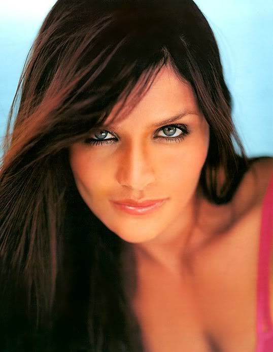 Helena-Christensen-538x694-83kb-med.jpg