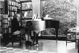 AaronCopland.jpg Aaron Copland image by bsomoderator
