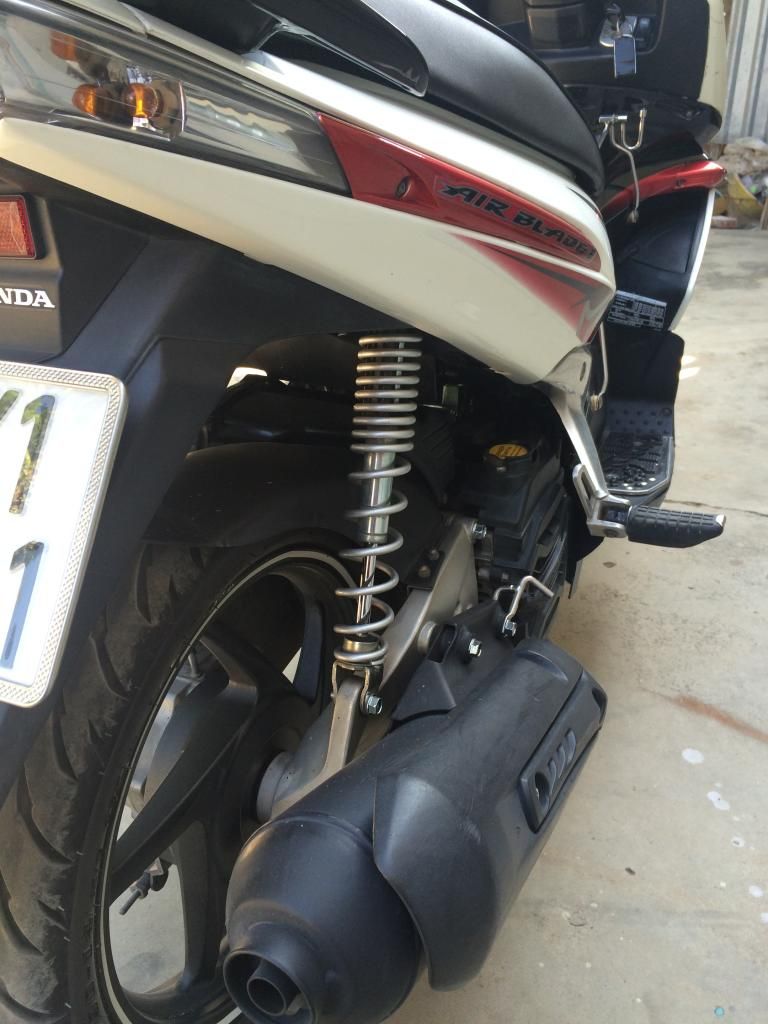 [Q6] Cần bán air blade FI vn cuối 2009 lên Thái đen trắng đỏ bstp - 1