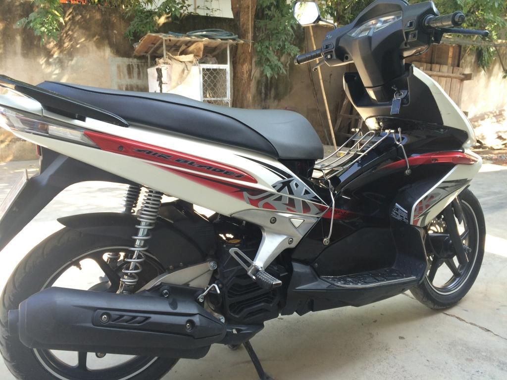 [Q6] Cần bán air blade FI vn cuối 2009 lên Thái đen trắng đỏ bstp