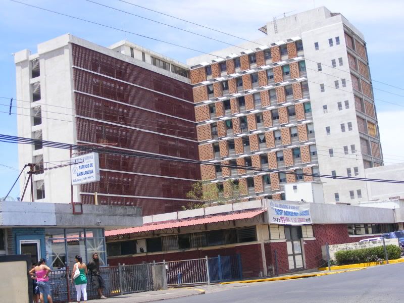 Hospital Monseñor Sanabria Puntarenas Trabajos de reforzamiento