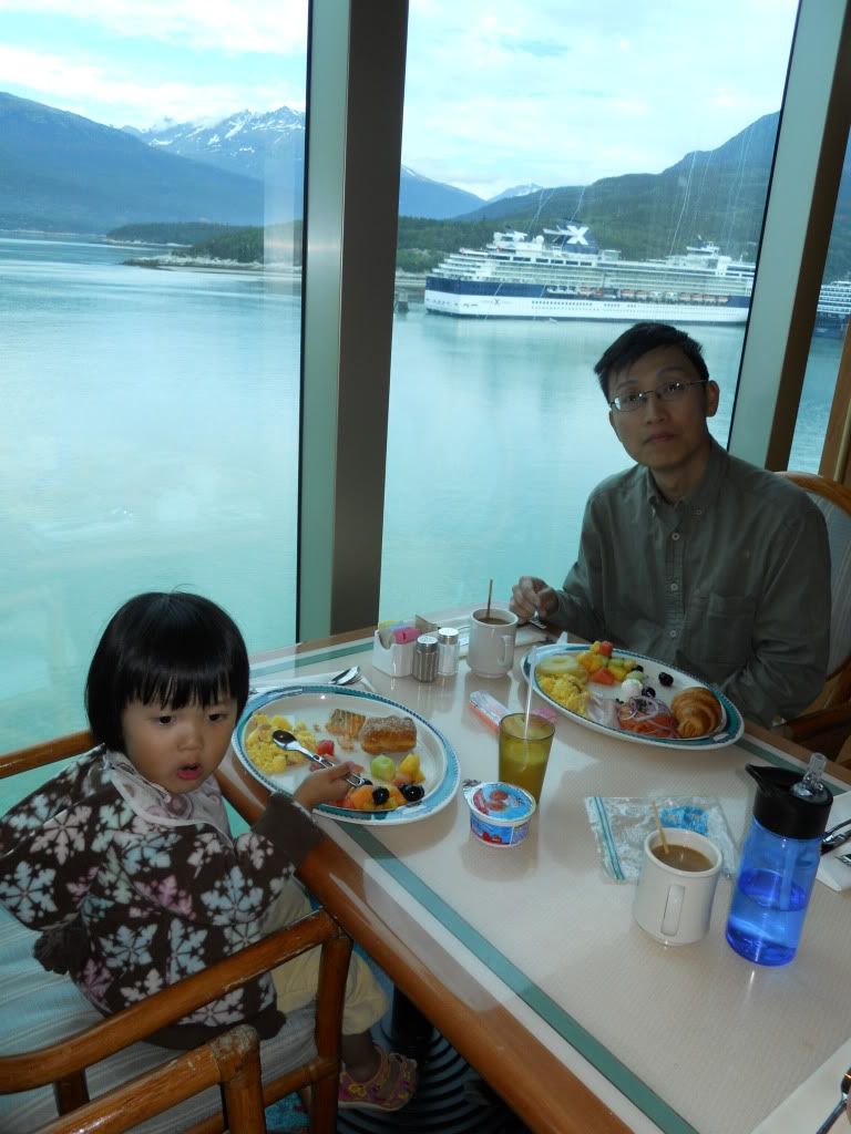 breakfast on ship