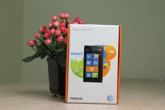 LUMIA 900 mới 100% giá 2,5t