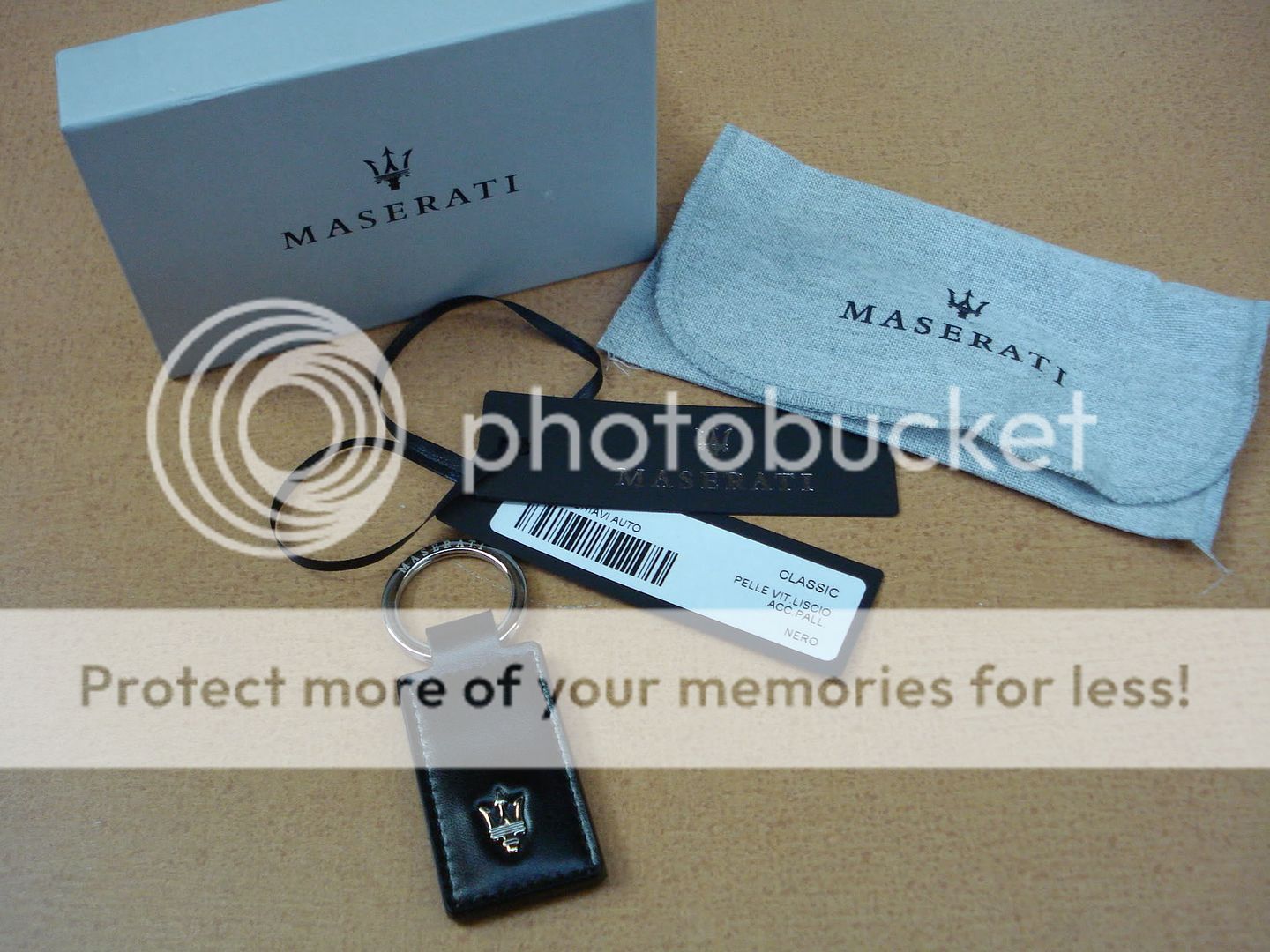 Official Maserati Leather Key Ring 920002361